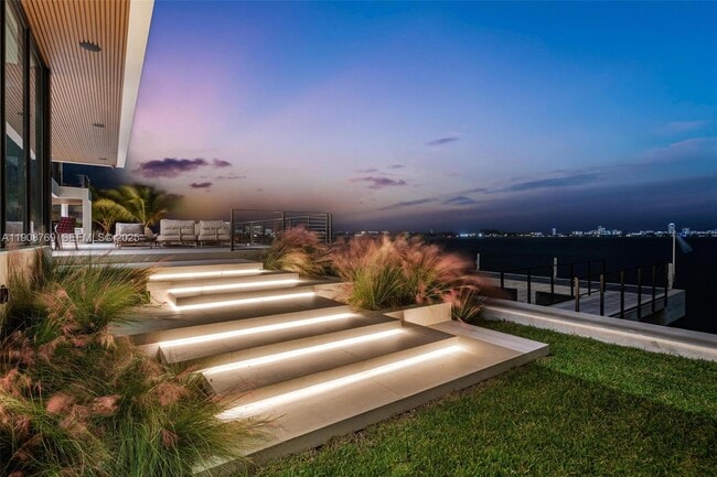 Building Photo - 11400 N Bayshore Dr