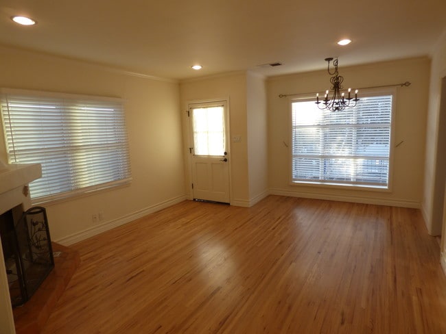 Livingroom & Fireplace - 436 Hollowell Ave