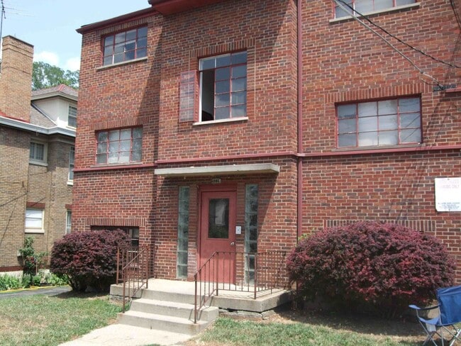 Interior Photo - 415 Probasco St