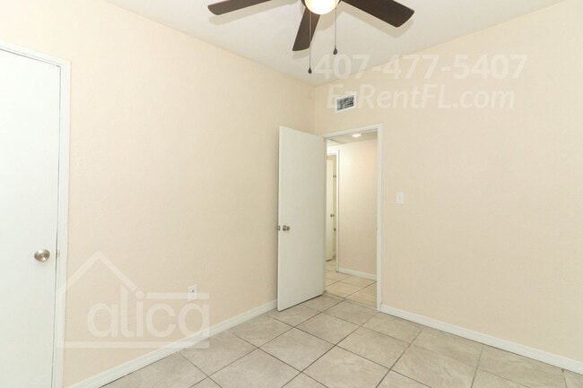 Building Photo - 4 Bed 1 Bath with Carport - Completely Rem...