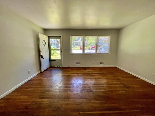 Primary Photo - 1522 S Home Ave