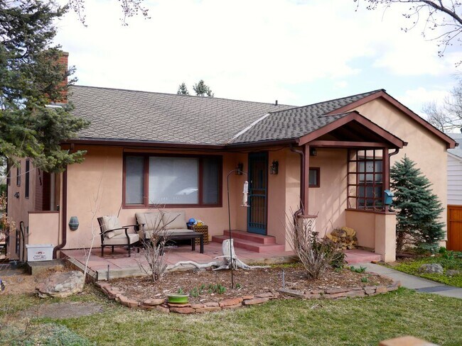 Building Photo - 4 Bed 2.5 Bath House One Block From North Boulder Park.