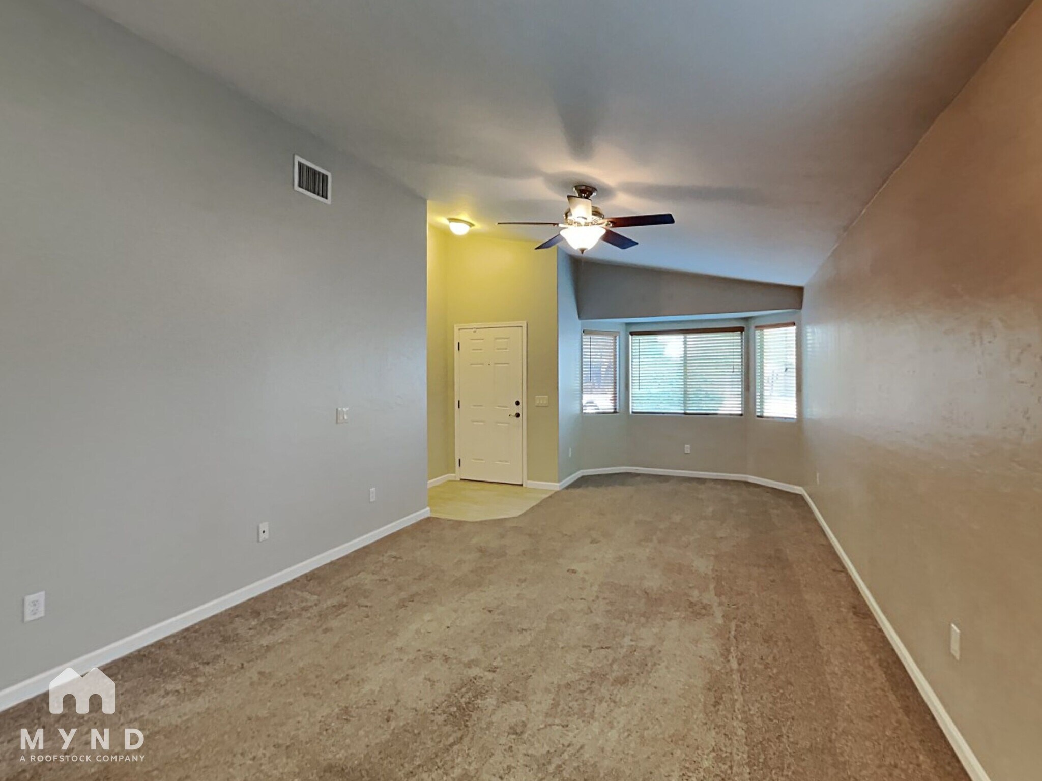 Building Photo - 7369 S Pacific Willow Dr