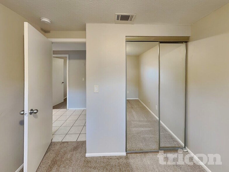 Building Photo - 8504 Willow Forest Ct