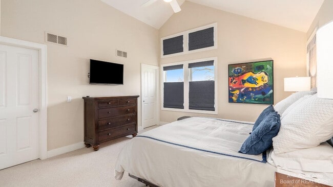 Building Photo - 203 W Summit St