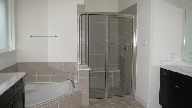 Building Photo - 5318 Sterling Manor Ln