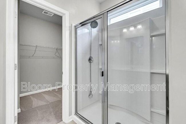 Building Photo - 640 Chigwell Springs Ln