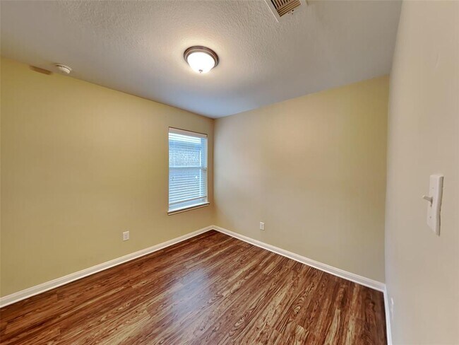 Building Photo - 10292 Stone Gate Dr