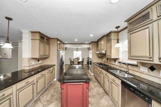 Building Photo - 1024 Glenview Dr