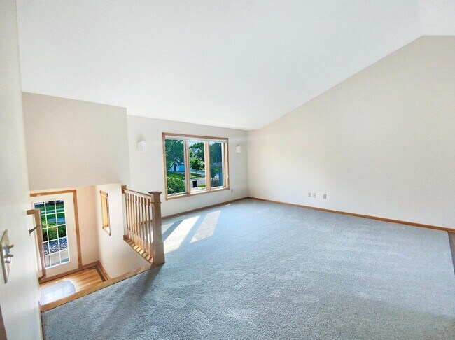 Building Photo - 3647 Ironwood Ct SW