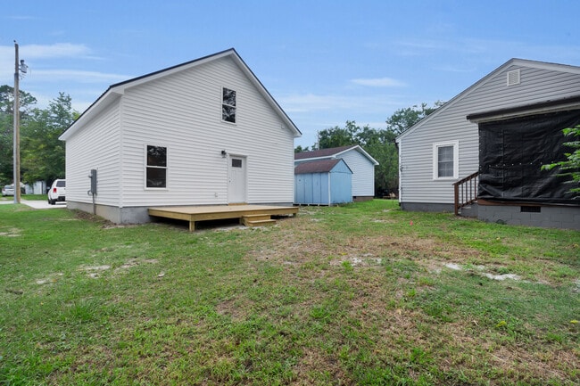 Building Photo - 1818 Greensboro St