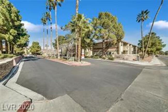Building Photo - COZY 1 BED + 1 BATH FIRST FLOOR CONDO UNIT