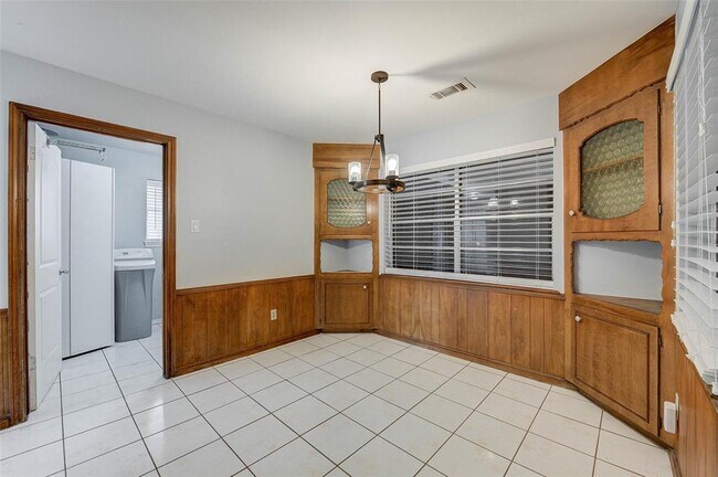 Building Photo - 5403 Clift Haven Dr