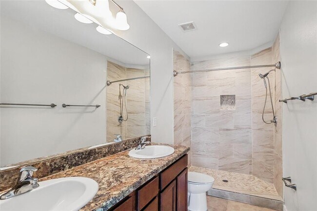 Building Photo - 12713 Lexington Ridge St