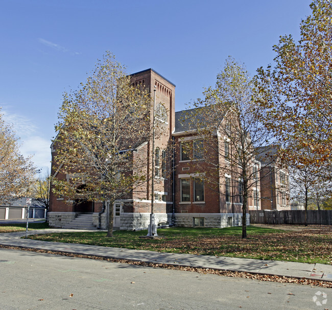 Primary Photo - Hawthorne School Apartments