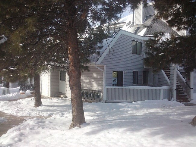 Primary Photo - Ground floor condo, feels like home!