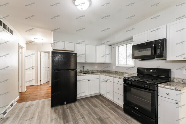 Building Photo - 154 Elbring Dr
