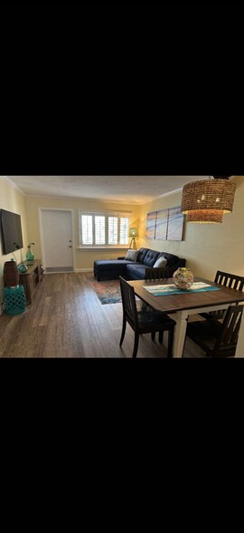 Living room - 6700 1st Ave S