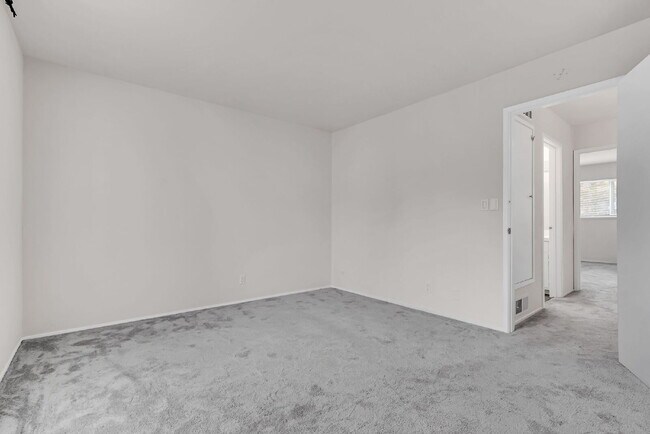 Building Photo - "Charming 2-Bed Condo Oasis in Walnut Cree...