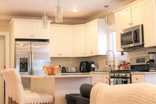 Primary Photo - 116 Holland St