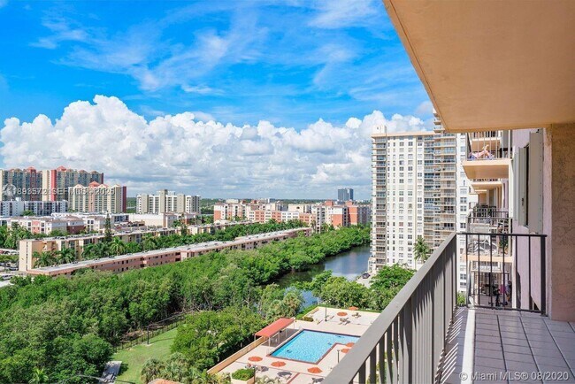 Building Photo - 210 174th St