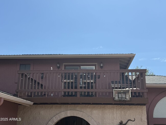 Building Photo - 5081 N Bear Canyon Rd