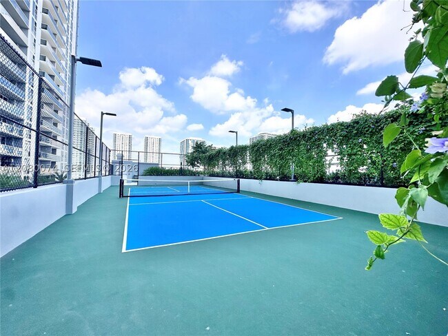 Building Photo - 1400 Biscayne Blvd