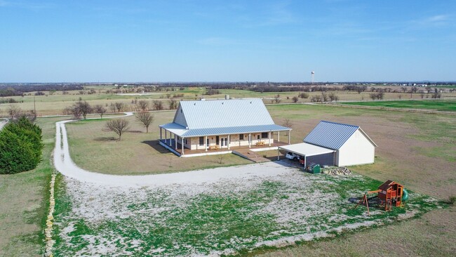 Building Photo - 3 Bed 3 Bath in Krum with 21 acres