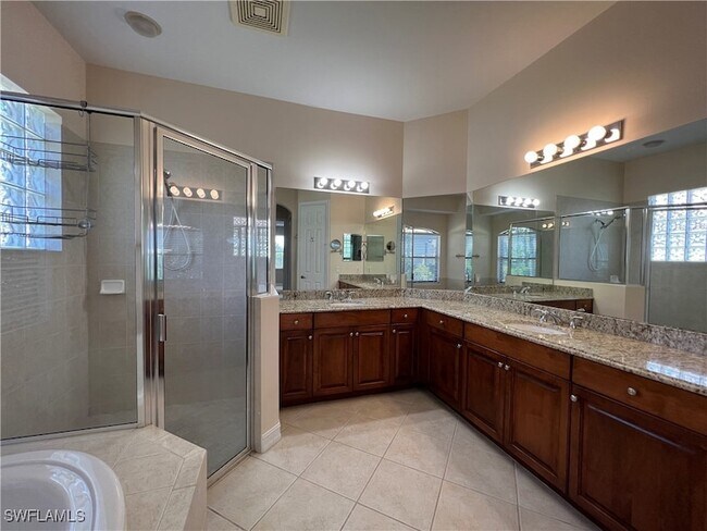 Building Photo - 10153 Avalon Lake Cir
