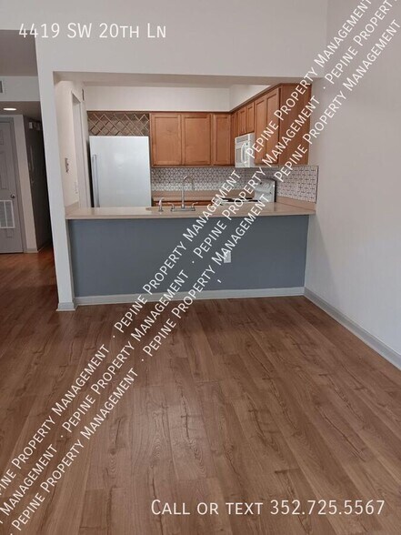 Building Photo - 4419 SW 20th Ln
