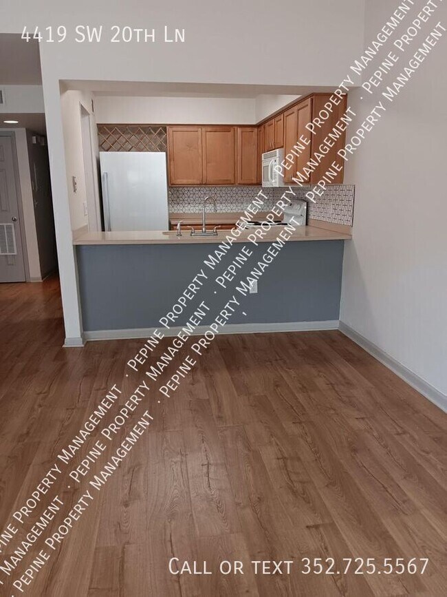 Building Photo - 4419 SW 20th Ln
