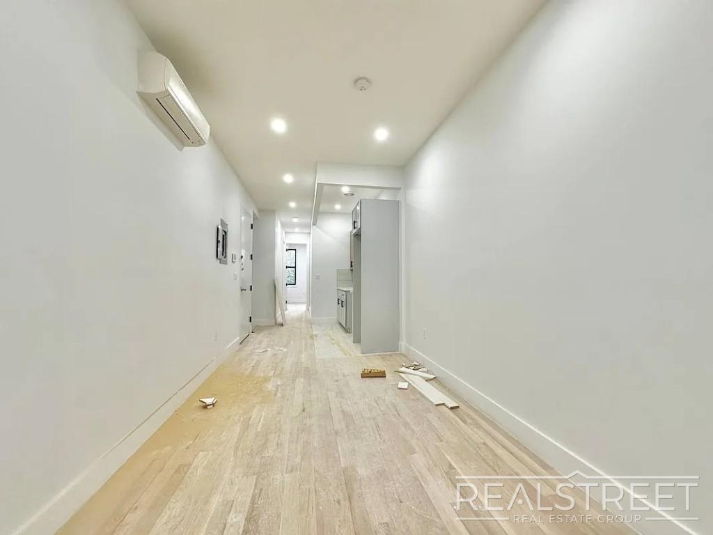 Building Photo - Brand new 3 bed 3 bath in the heart of Bushwick!