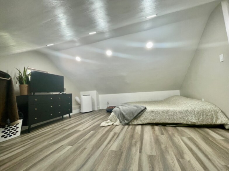 Building Photo - 1575 N Gaylord St