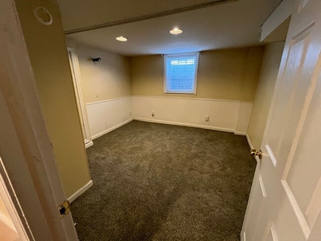 Building Photo - 2 bed 2 bath Single Family Home in Bexley w/ Bonus Rooms