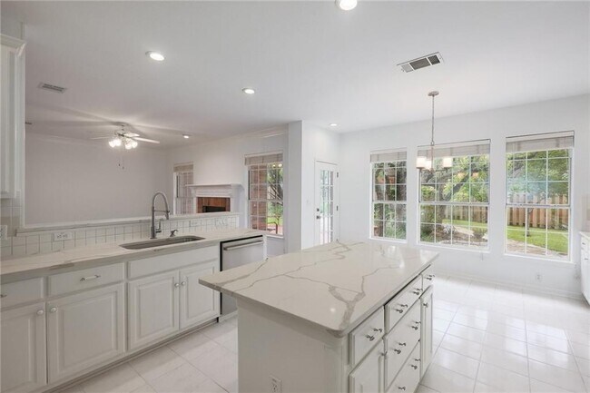 Building Photo - 10425 Indigo Broom Loop