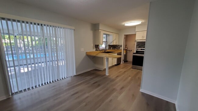 Building Photo - Charming 4-Bed, 2-Bath Home with Pool in Seffner, FL 33584