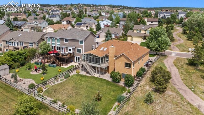 Building Photo - Gorgeous ranch home with spectacular views!