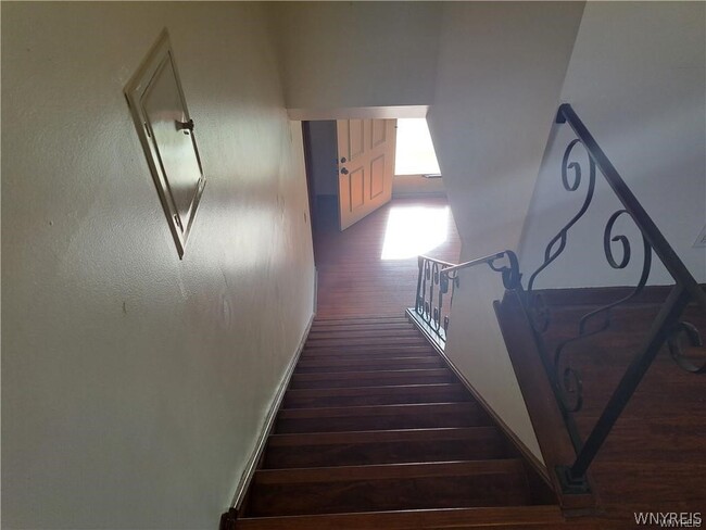 Building Photo - 150 Gregory Pl
