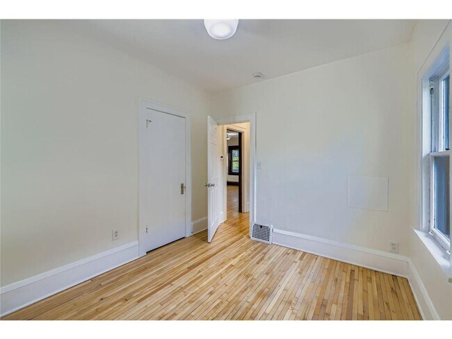 Building Photo - 1683 Minnehaha Ave E