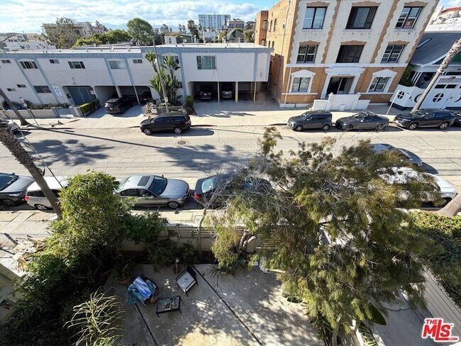 Building Photo - 46 Rose Ave