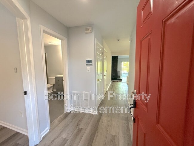 Building Photo - 9031 J M Keynes Dr