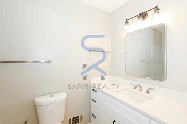 Building Photo - Peaceful Cul-de-Sac Living – 3BR/2.5BA Home in Jonesboro