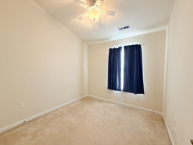 Building Photo - 305 Turquoise Ln