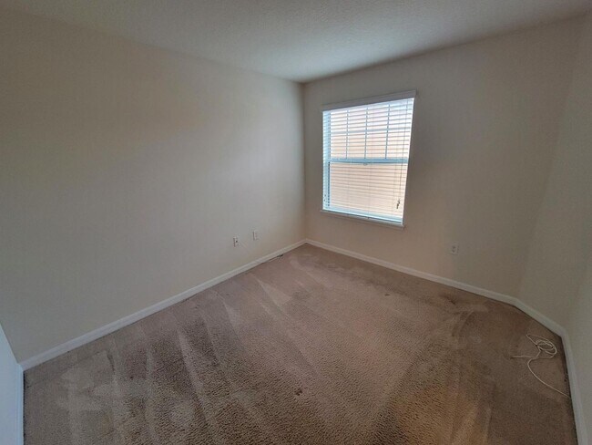 Building Photo - Hey! Yes ! You !