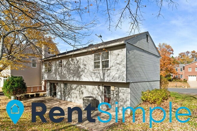 Building Photo - 12035 Stuart Ridge Dr