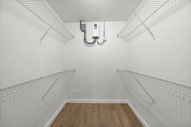 Building Photo - 2931 SE 52nd Ave