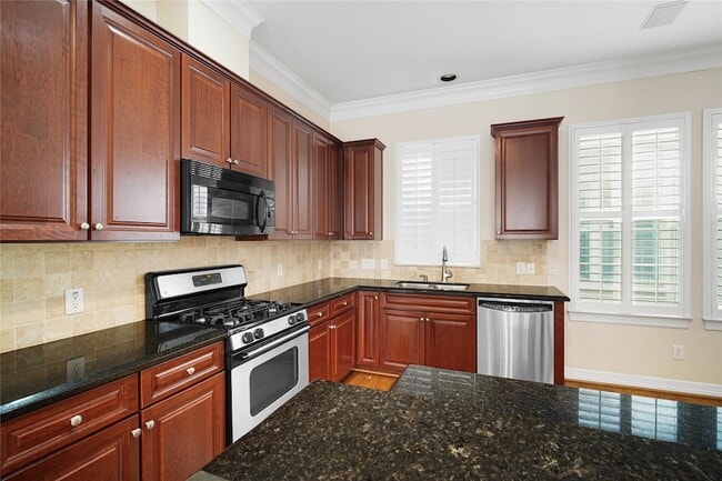 Building Photo - 2150 Bancroft Ln