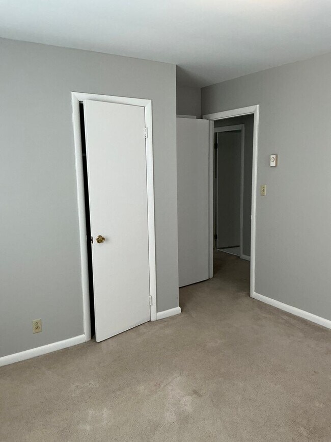 Building Photo - 2802 Thrush Dr
