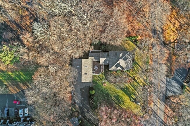 Building Photo - 209 Curve St