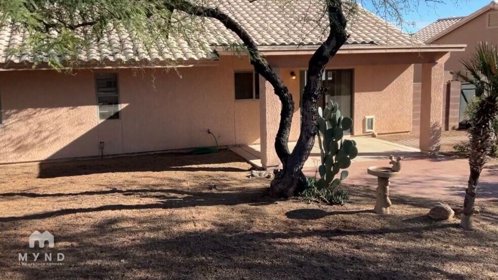 Building Photo - 1679 W Camino Acierto